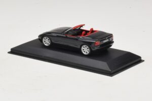 BMW Z1 Tumši Zaļš Ar Sarkanu Salonu Minichamps 1:43 BMW021 Metāls — attēls 3 no 5