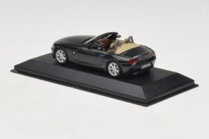 BMW Z4 E85 Melns Metālisks Aizstājējkaste Minichamps 1:43 80420144055-R1 Metāls — attēls 3 no 5