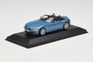 BMW Z4 E85 Gaiši Zils Metālisks Aizstājējkaste Minichamps 1:43 80420144054-R1 Metāls — attēls 2 no 5