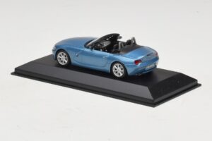 BMW Z4 E85 Gaiši Zils Metālisks Aizstājējkaste Minichamps 1:43 80420144054-R1 Metāls — attēls 3 no 5