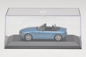 BMW Z4 E85 Gaiši Zils Metālisks Aizstājējkaste Minichamps 1:43 80420144054-R1 Metāls — attēls 4 no 5
