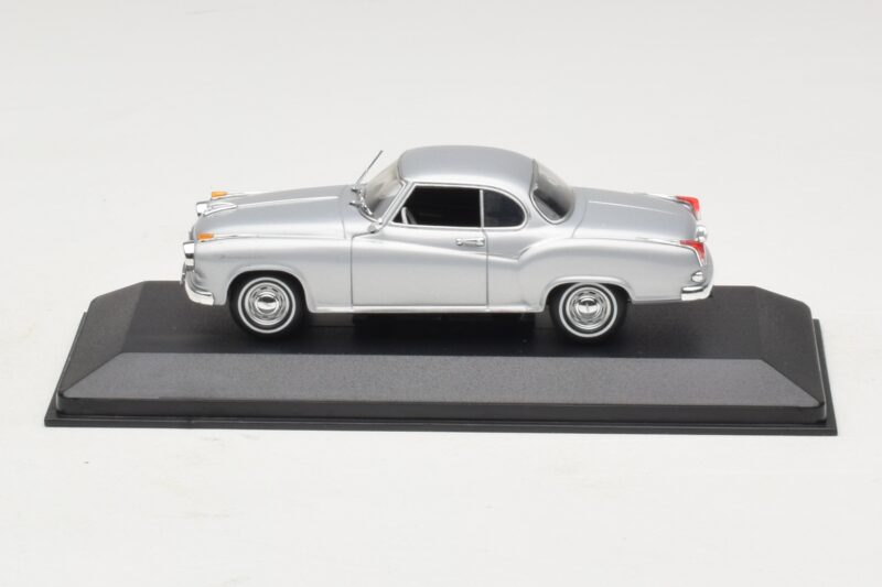 Borgward Isabella Kupeja Sudraba Minichamps 1:43 400096031 Metāls