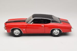 Chevrolet Chevelle SS454 Sarkans Maisto 1:18 31890-P1 Metāls — attēls 4 no 8