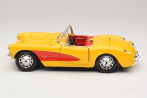 Chevrolet Corvette C1 Kabriolets Dzeltens Sarkans Bburago 1:18 3034-M2 Metāls — attēls 4 no 8