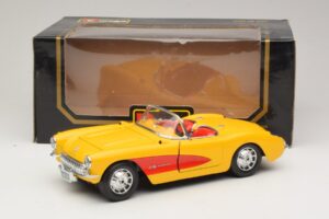 Chevrolet Corvette C1 Kabriolets Dzeltens Sarkans Bburago 1:18 3034-M2 Metāls — attēls 8 no 8
