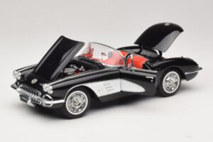 Chevrolet Corvette C1 Tuxedo Black AUTOart 1:18 71142 Metāls — attēls 2 no 8