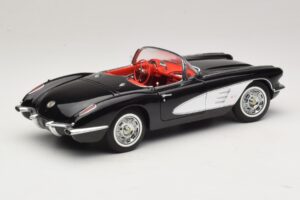 Chevrolet Corvette C1 Tuxedo Black AUTOart 1:18 71142 Metāls — attēls 3 no 8