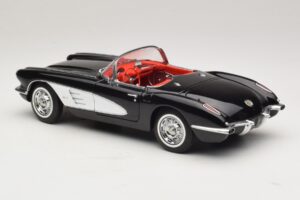 Chevrolet Corvette C1 Tuxedo Black AUTOart 1:18 71142 Metāls — attēls 7 no 8