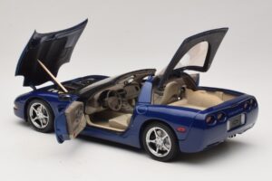 Chevrolet Corvette C5 Commemorative Edition Zils AUTOart 1:18 71157 Metāls — attēls 6 no 9
