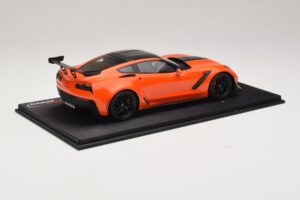 Chevrolet Corvette C7 ZR-1 High Voltage Tint TopSpeed 1:18 TS0147 Sveķi — attēls 2 no 6