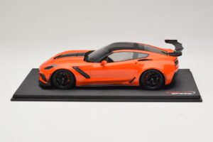 Chevrolet Corvette C7 ZR-1 High Voltage Tint TopSpeed 1:18 TS0147 Sveķi — attēls 3 no 6