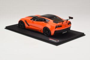 Chevrolet Corvette C7 ZR-1 High Voltage Tint TopSpeed 1:18 TS0147 Sveķi — attēls 5 no 6