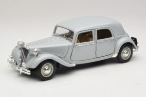 Citroen 15CV Six Pelēks Maisto 1:18 31837 Metāls