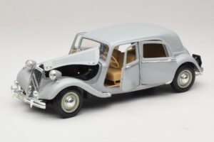 Citroen 15CV Six Pelēks Maisto 1:18 31837 Metāls — attēls 2 no 8