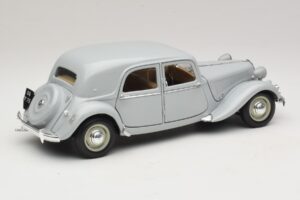 Citroen 15CV Six Pelēks Maisto 1:18 31837 Metāls — attēls 3 no 8