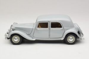 Citroen 15CV Six Pelēks Maisto 1:18 31837 Metāls — attēls 4 no 8