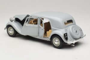 Citroen 15CV Six Pelēks Maisto 1:18 31837 Metāls — attēls 5 no 8