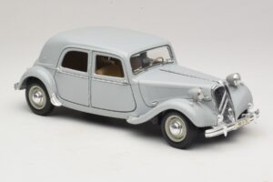 Citroen 15CV Six Pelēks Maisto 1:18 31837 Metāls — attēls 6 no 8