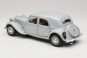 Citroen 15CV Six Pelēks Maisto 1:18 31837 Metāls — attēls 7 no 8