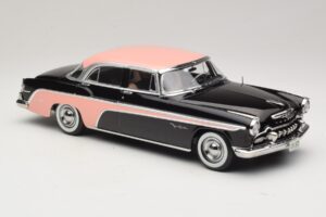 DeSoto Fireflite Sedan Melns & Rozā KK-Scale 1:18 KKDC181542 Metāls — attēls 4 no 6