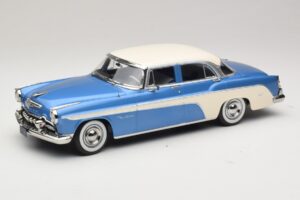 DeSoto Fireflite Sedan Zils Metālisks & Krēmkrāsa KK-Scale 1:18 KKDC181544 Metāls