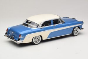 DeSoto Fireflite Sedan Zils Metālisks & Krēmkrāsa KK-Scale 1:18 KKDC181544 Metāls — attēls 2 no 6
