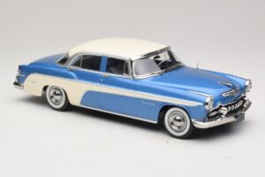 DeSoto Fireflite Sedan Zils Metālisks & Krēmkrāsa KK-Scale 1:18 KKDC181544 Metāls — attēls 4 no 6