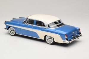 DeSoto Fireflite Sedan Zils Metālisks & Krēmkrāsa KK-Scale 1:18 KKDC181544 Metāls — attēls 5 no 6