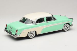 DeSoto Fireflite Sedan Gaiši Zaļš & Krēmkrāsa KK-Scale 1:18 KKDC181543 Metāls — attēls 2 no 6