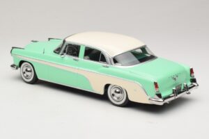 DeSoto Fireflite Sedan Gaiši Zaļš & Krēmkrāsa KK-Scale 1:18 KKDC181543 Metāls — attēls 5 no 6