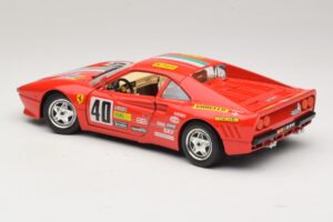 Ferrari 288 GTO #40 Sarkans Bburago 1:18 3027-P4 Metāls — attēls 7 no 8