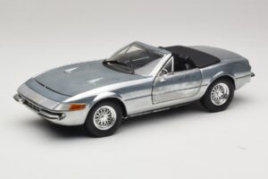 Ferrari 365 GTS Chrome Silver Hot Wheels 1:18 25738 Metāls