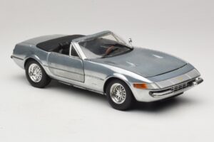 Ferrari 365 GTS Chrome Silver Hot Wheels 1:18 25738 Metāls — attēls 6 no 8