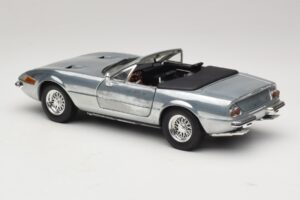 Ferrari 365 GTS Chrome Silver Hot Wheels 1:18 25738 Metāls — attēls 7 no 8