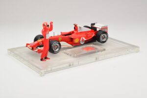 Ferrari F2004 #1 M. Schumacher F1 World Champion 2004 Ar Sacīkšu Kostīmu Hot Wheels 1:18 B66221 Metāls