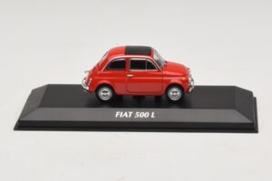 Fiat 500 L Sarkans Maxichamps 1:43 940121600 Metāls