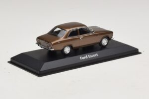 Ford Escort Mk1 Brūns Metālisks Maxichamps 1:43 940081000 Metāls — attēls 2 no 5