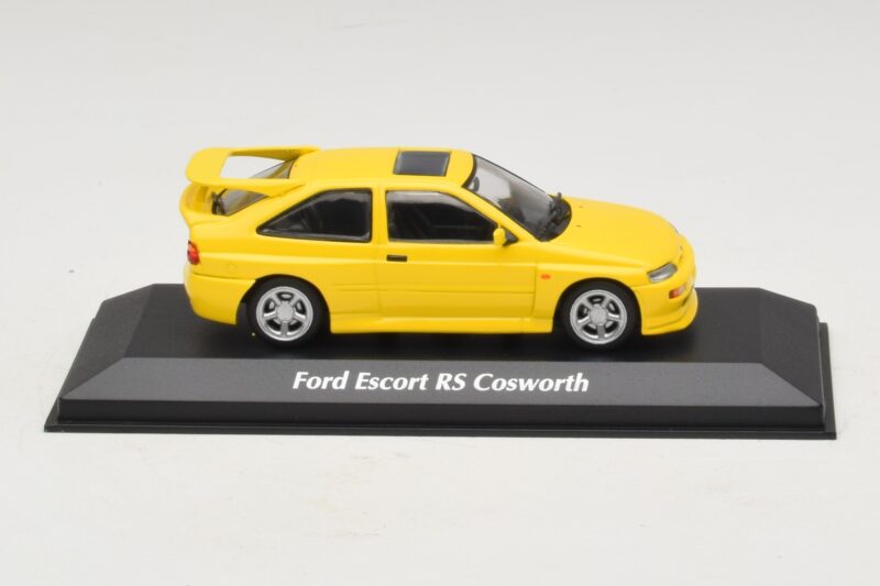 Ford Escort RS Cosworth Dzeltens Maxichamps 1:43 940082101 Metāls