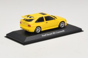 Ford Escort RS Cosworth Dzeltens Maxichamps 1:43 940082101 Metāls — attēls 2 no 5
