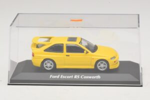 Ford Escort RS Cosworth Dzeltens Maxichamps 1:43 940082101 Metāls — attēls 4 no 5
