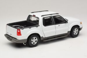 Ford Explorer Sport Trac Balts Maisto 1:18 36891 Metāls — attēls 3 no 8