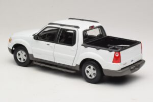 Ford Explorer Sport Trac Balts Maisto 1:18 36891 Metāls — attēls 7 no 8