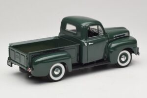 Ford F-1 Zaļš Road Legends 1:18 92218 Metāls — attēls 3 no 8