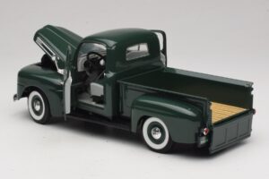 Ford F-1 Zaļš Road Legends 1:18 92218 Metāls — attēls 5 no 8