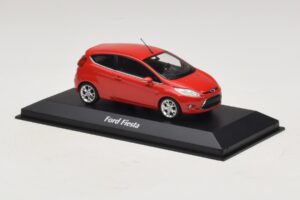 Ford Fiesta Mk7 Sarkans Maxichamps 1:43 940088000 Metāls — attēls 3 no 5