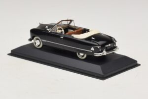 Ford FL Kabriolets Melns Minichamps 1:43 400082231 Metāls — attēls 3 no 5