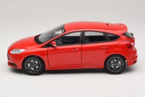 Ford Focus ST Mk2 Sarkans Minichamps 1:18 110082002 Metāls — attēls 4 no 8