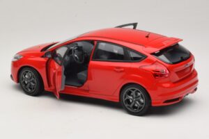 Ford Focus ST Mk2 Sarkans Minichamps 1:18 110082002 Metāls — attēls 5 no 8