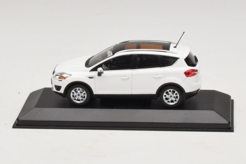 Ford Kuga Mk1 Balts Dīlera Izdevums Minichamps 1:43 KUGA002 Metāls