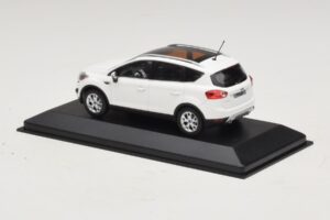 Ford Kuga Mk1 Balts Dīlera Izdevums Minichamps 1:43 KUGA002 Metāls — attēls 3 no 5